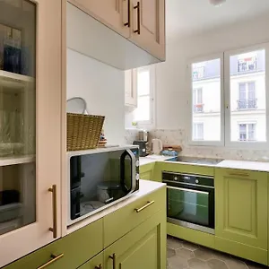 Apartment Superbe A 2 Min A Pied De La Station De Metro, Paris