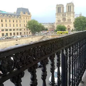 Apartment Two Bedroom Luxury - Balcony With View Of Notre Dame, Paris